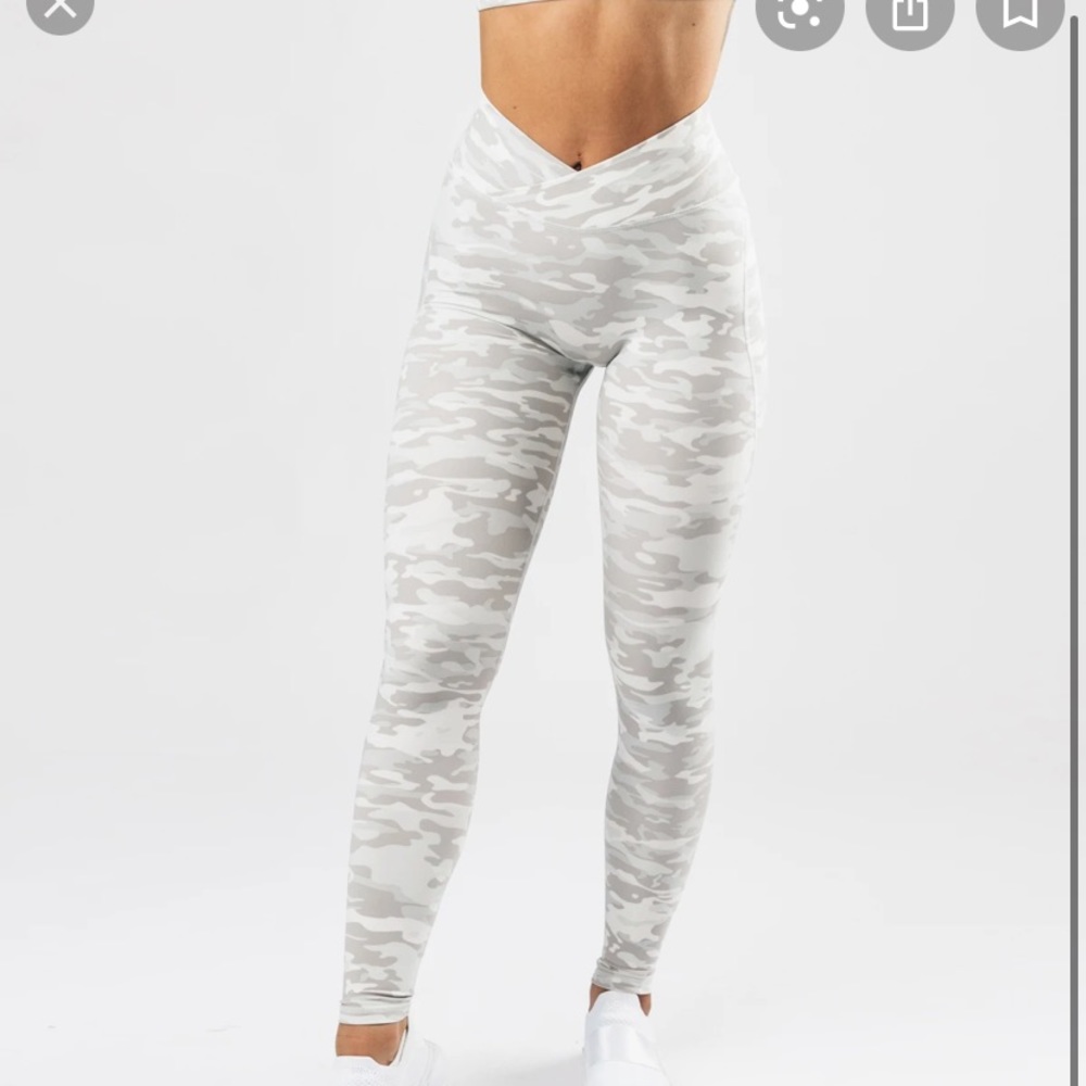 alphalete silver gray camo leggings